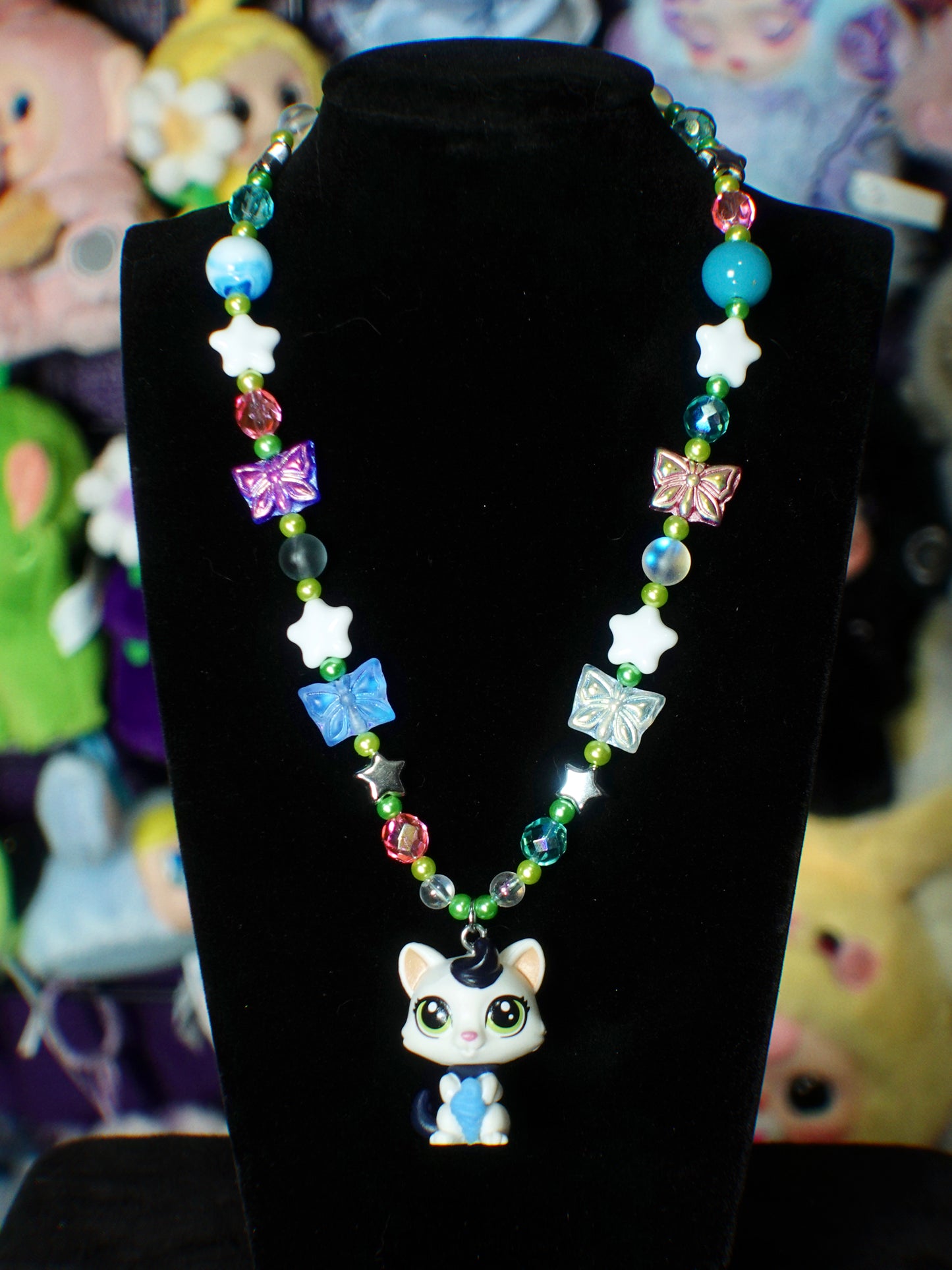 black n white kitty necklace